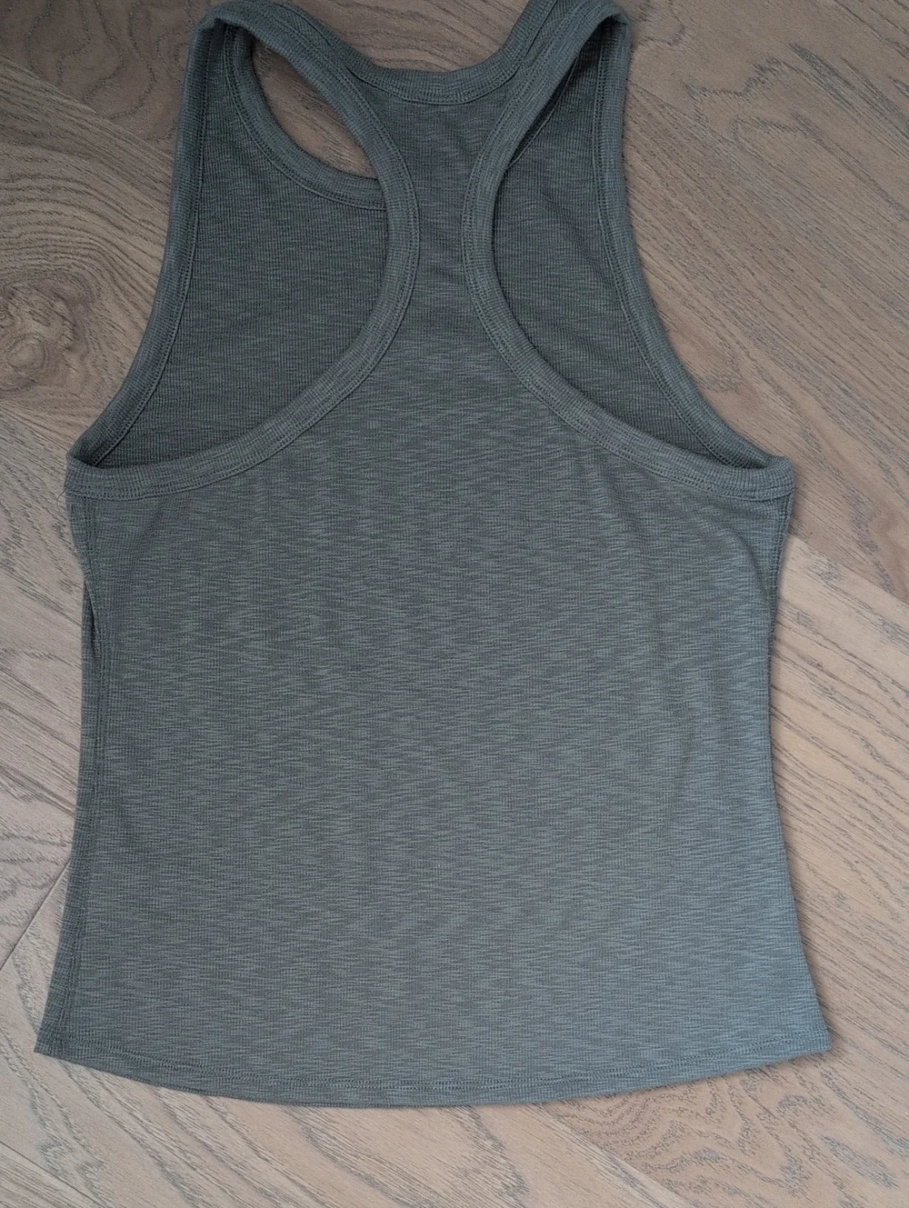 Vuori Sunrise Women’s Tank Top - Sage Green size M - Picture 5 of 5
